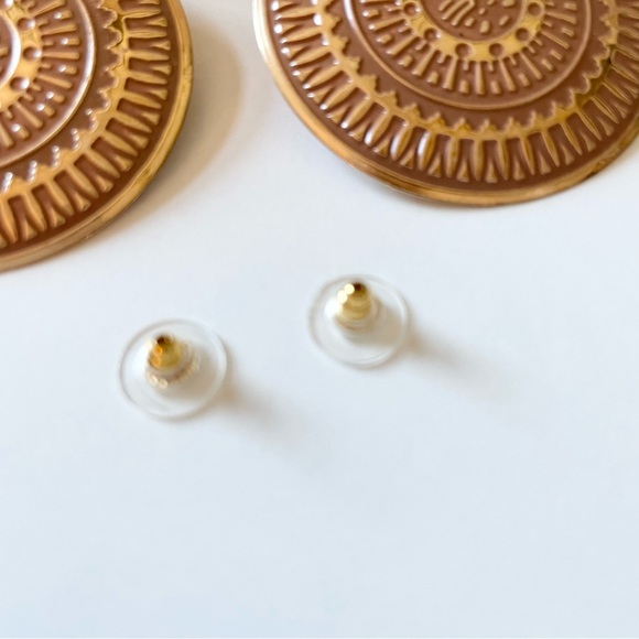 Large Round Medallion Disc Embossed Lightweight Gold-tone & Brown Boho E… - Picture 3 of 5